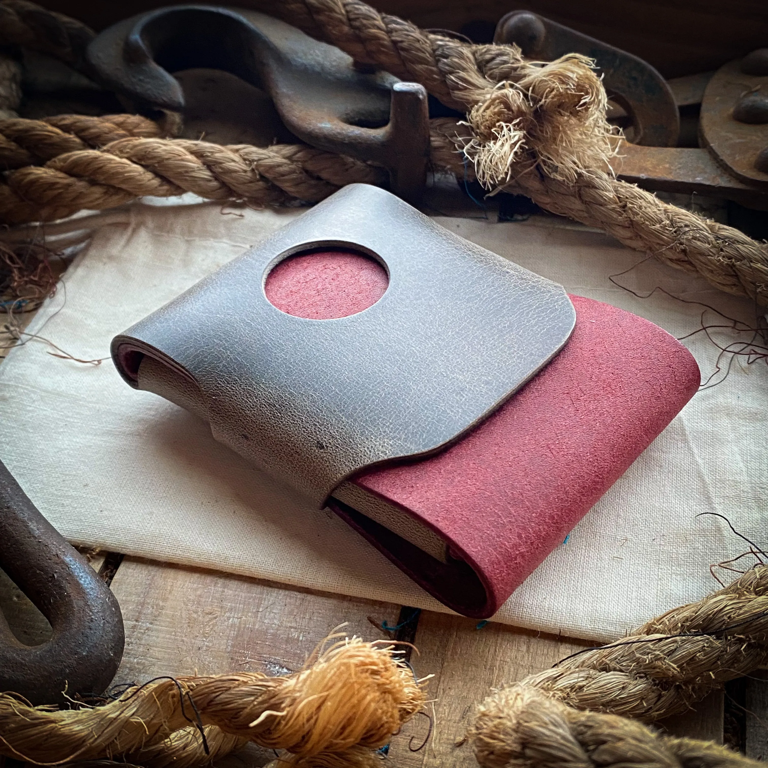 Original Swaddle Minimalist Wallet - Charcoal and Bordeaux Pueblo