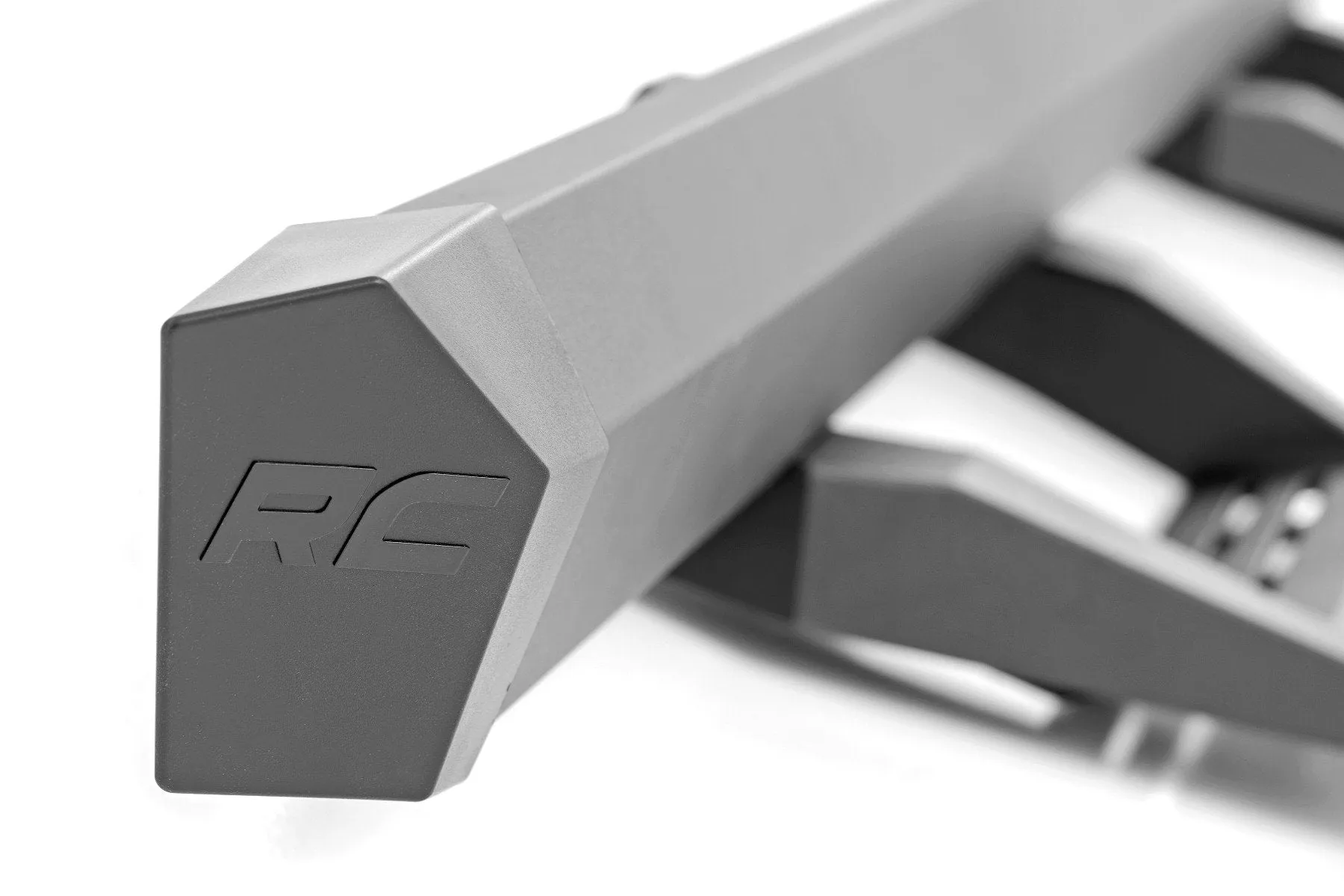 SRX2 Adj Aluminum Step | Crew Cab | Chevrolet Silverado/GMC Sierra 1500/2500HD/3500HD | 2007-2018