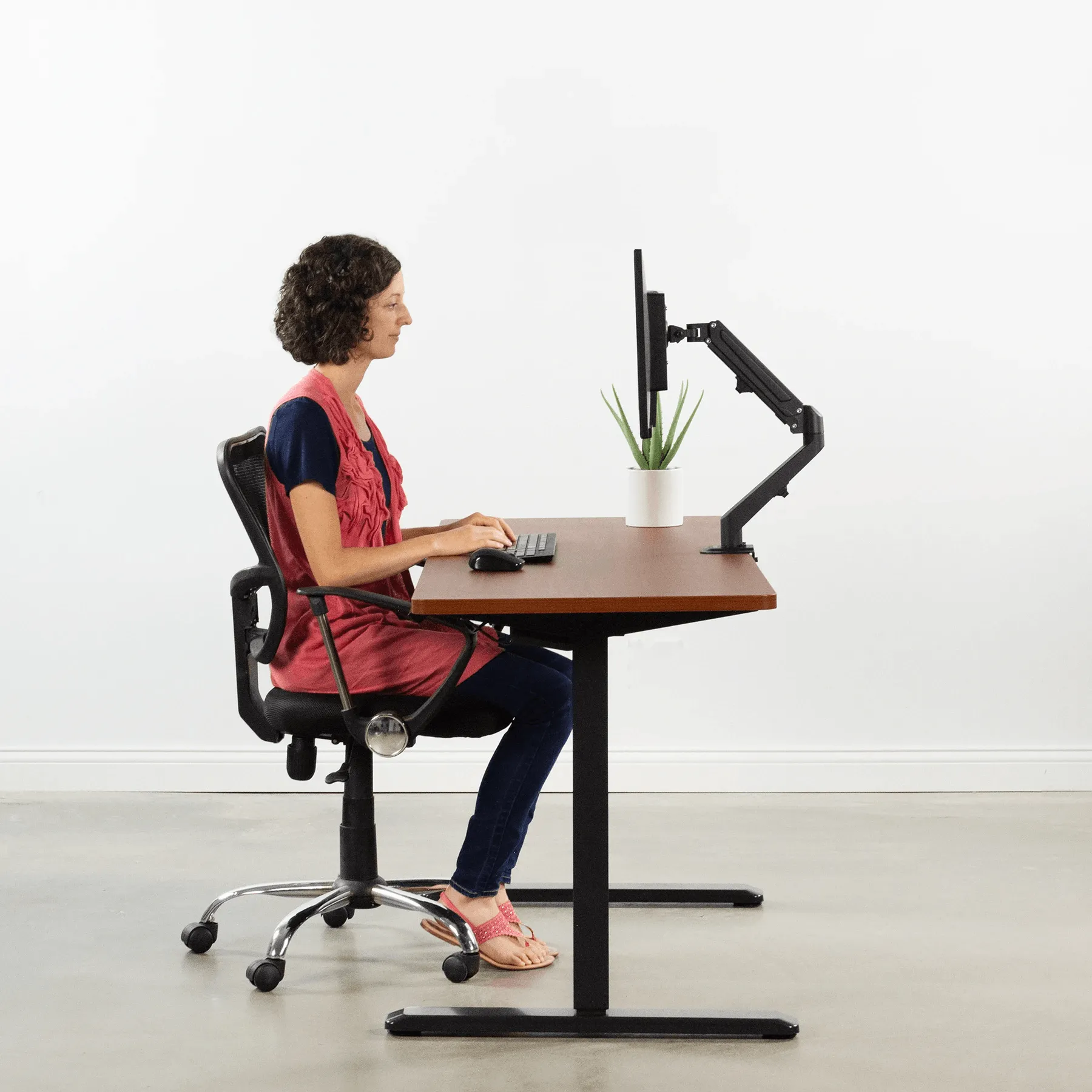 VIVO Electric 60” x 24” Standing Desk, Dark Walnut Tabletop Black Frame, DESK-KIT-1B6D